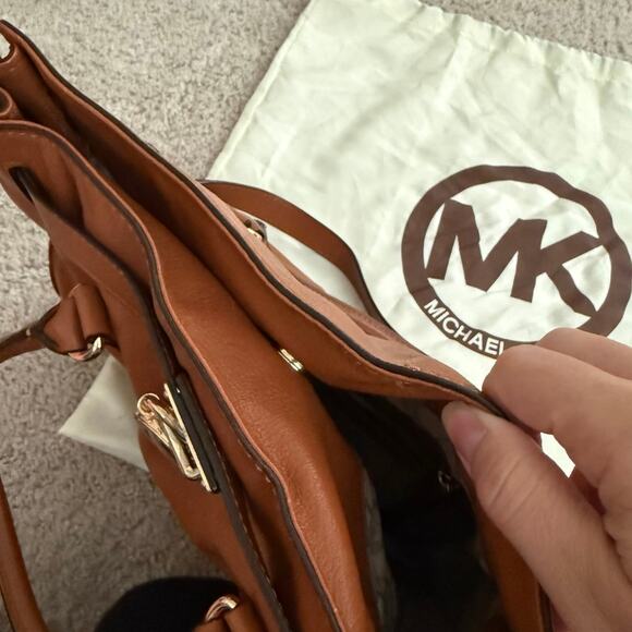 Michael Kors Camel Handbag with Dust Bag - Picture 4 of 12